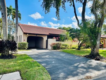 9258 Vista Del Lago