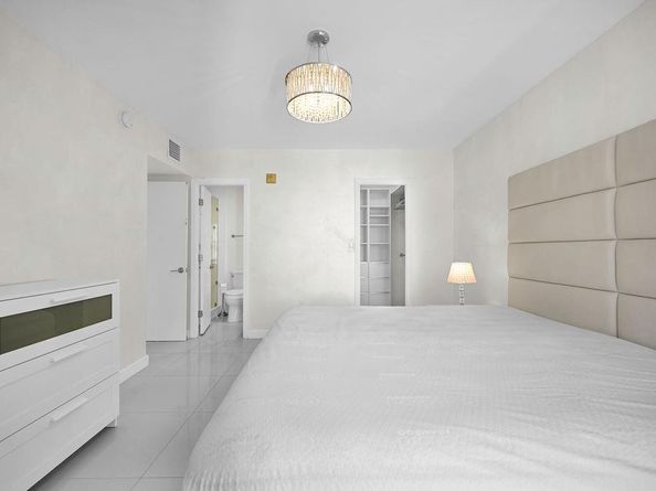 17620 Atlantic Blvd 302, Sunny Isles Beach FL 33160
