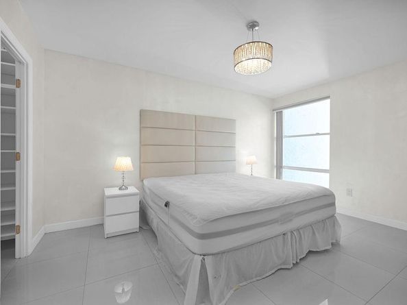 17620 Atlantic Blvd 302, Sunny Isles Beach FL 33160