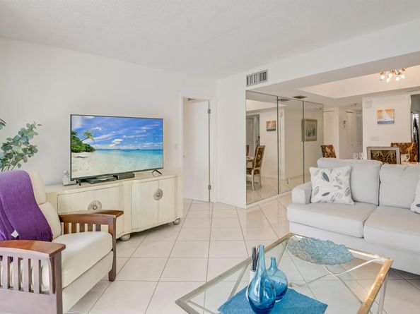 6850 10th Avenue N 206, Lake Worth FL 33467