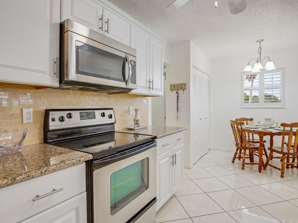 6850 10th Avenue N 206, Lake Worth FL 33467