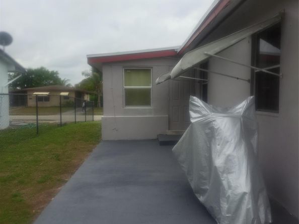 640 SW 28th Ter, Fort Lauderdale FL 33312