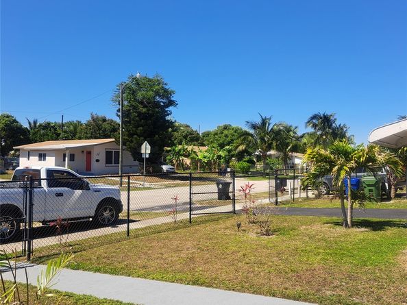 640 SW 28th Ter, Fort Lauderdale FL 33312