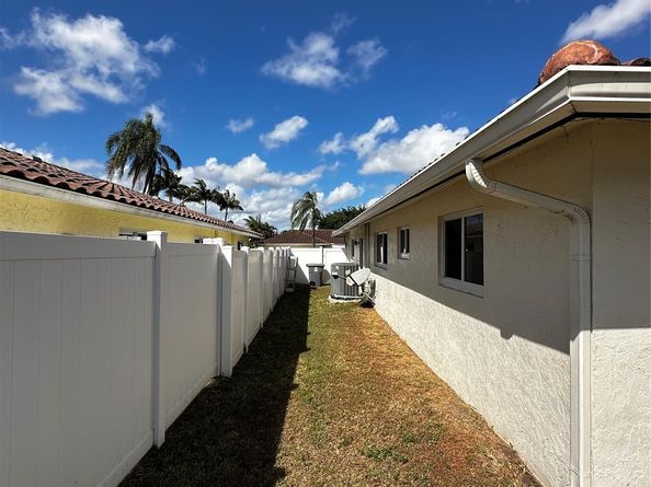 6860 Calle Del Paz, Boca Raton FL 33433