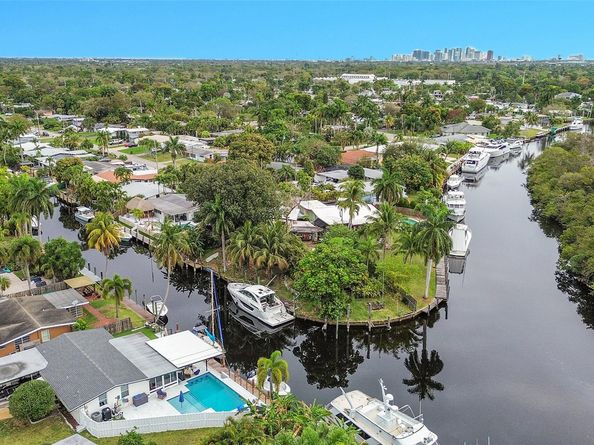 2655 Flamingo Ln, Fort Lauderdale FL 33312