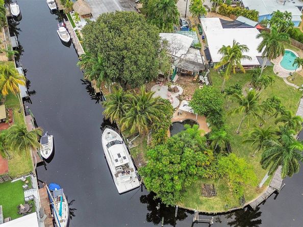 2655 Flamingo Ln, Fort Lauderdale FL 33312