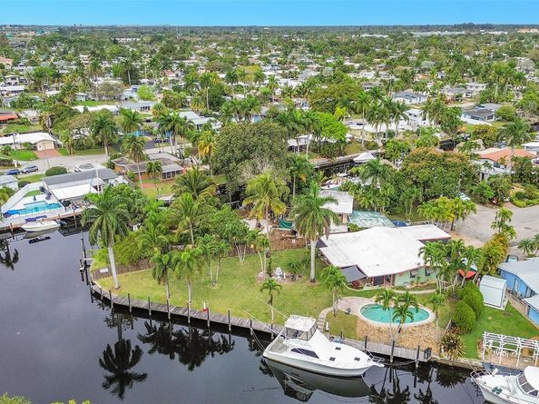 2655 Flamingo Ln, Fort Lauderdale FL 33312