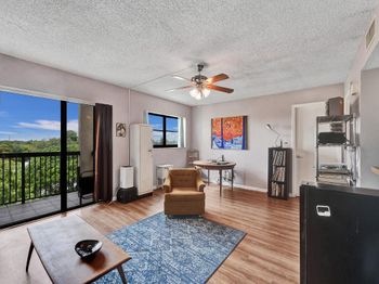 701 NW 19th St