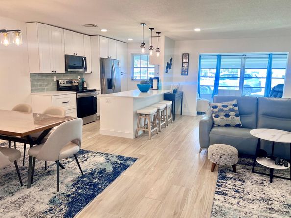 1130 Circle Terrace W B, Delray Beach FL 33445