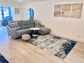 1130 Circle Terrace W B, Delray Beach FL 33445