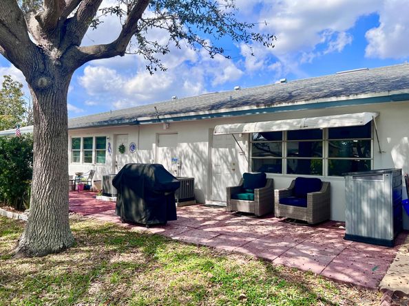 1130 Circle Terrace W B, Delray Beach FL 33445
