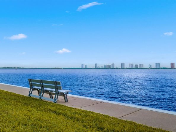 301 Lake Shore Drive 401, Lake Park FL 33403
