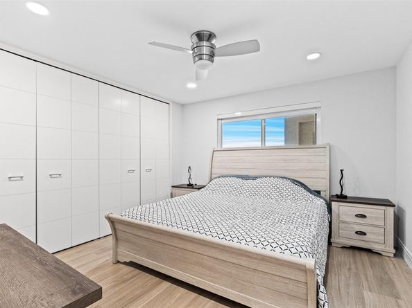 301 Lake Shore Drive 401, Lake Park FL 33403