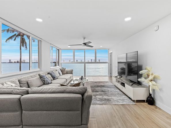 301 Lake Shore Drive 401, Lake Park FL 33403
