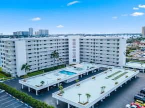 301 Lake Shore Drive 401, Lake Park FL 33403