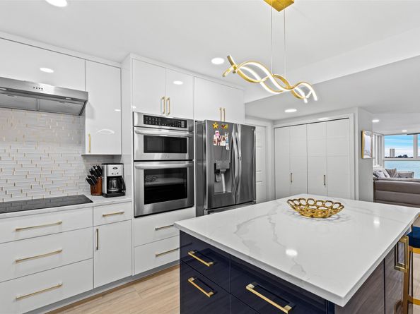 301 Lake Shore Drive 401, Lake Park FL 33403