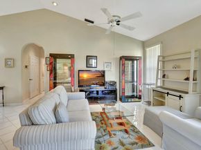 8280 Waterline Drive 101, Boynton Beach FL 33472