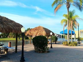 9421 E Sunrise Lakes Blvd 109, Sunrise FL 33322