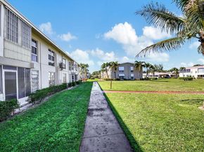 315 S Circle Drive S 102, Boynton Beach FL 33435