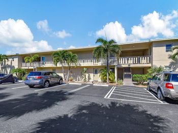 315 S Circle Drive S