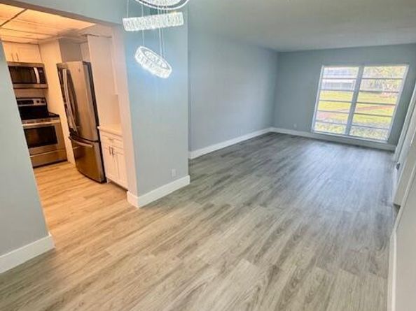 315 S Circle Drive S 102, Boynton Beach FL 33435