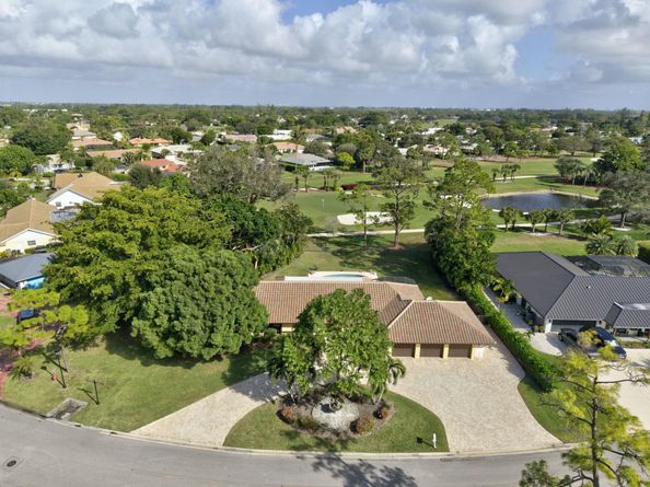 581 S Country Club Drive, Atlantis FL 33462
