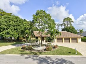 581 S Country Club Drive, Atlantis FL 33462