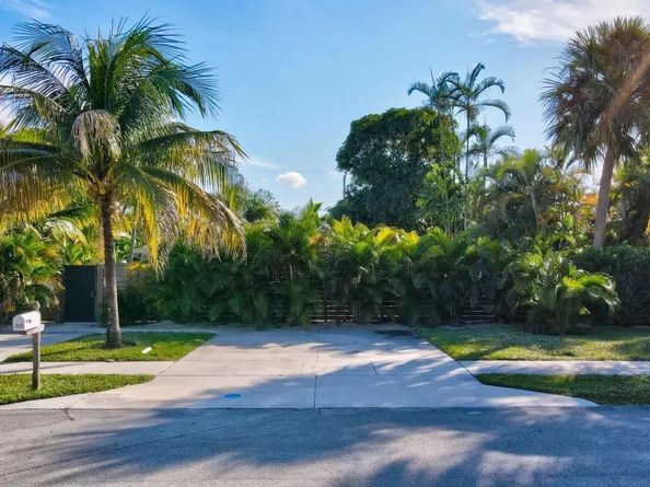 218 NE 5th Terrace, Delray Beach FL 33444