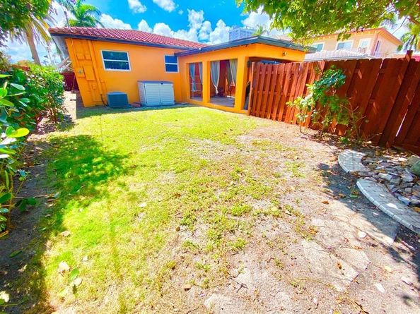 1631 Hollywood Blvd, Hollywood FL 33020
