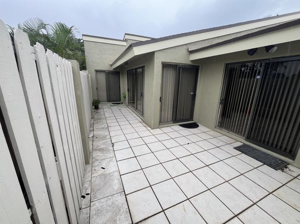 172 Meadows Drive, Boynton Beach FL 33436