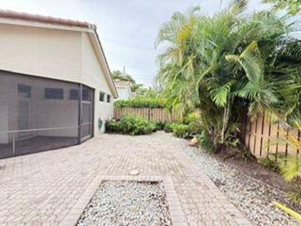 6668 NW 26th Way, Boca Raton FL 33496