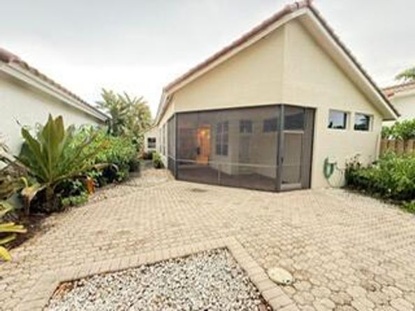 6668 NW 26th Way, Boca Raton FL 33496