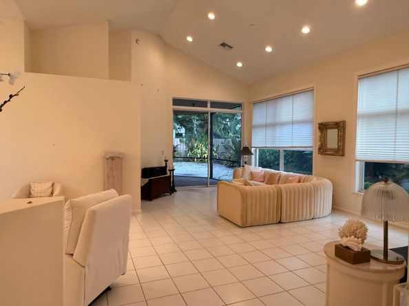 6668 NW 26th Way, Boca Raton FL 33496