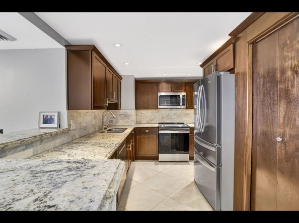 5200 N Flagler Dr 802, West Palm Beach FL 33407