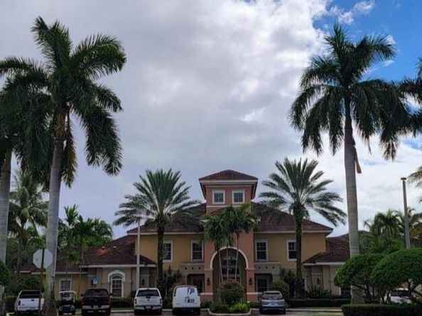 6533 Emerald Dunes Drive 304, West Palm Beach FL 33411