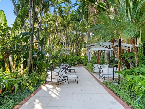 301 Australian Avenue 303, Palm Beach FL 33480