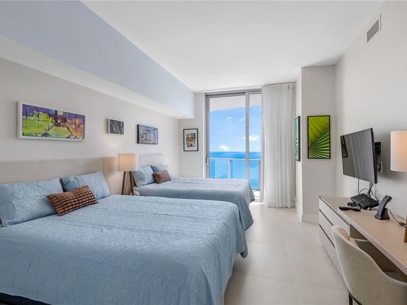 4111 S Ocean Dr LPH3/5, Hollywood FL 33019