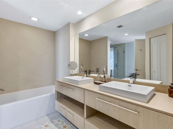 4111 S Ocean Dr LPH3/5, Hollywood FL 33019