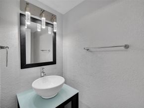 650 Tennis Club Dr 305, Fort Lauderdale FL 33311