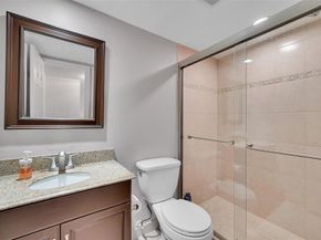 650 Tennis Club Dr 305, Fort Lauderdale FL 33311