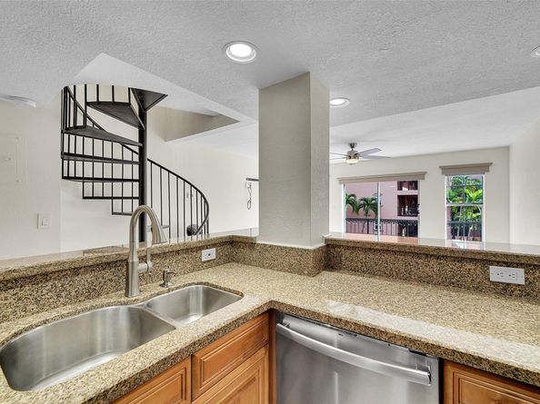 650 Tennis Club Dr 305, Fort Lauderdale FL 33311