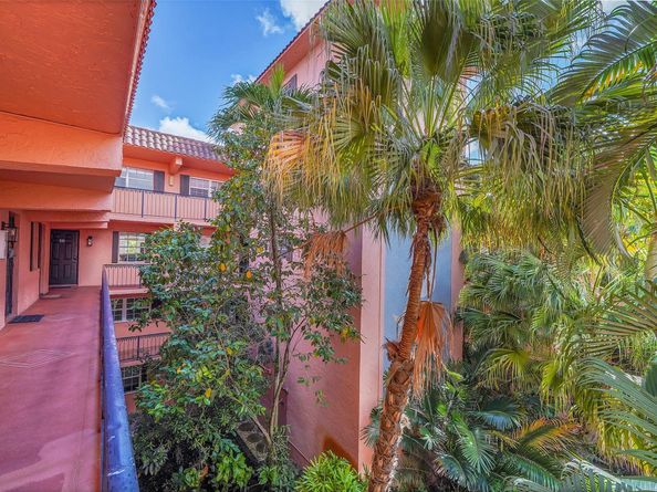 650 Tennis Club Dr 305, Fort Lauderdale FL 33311