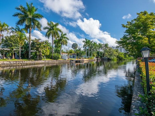 650 Tennis Club Dr 305, Fort Lauderdale FL 33311