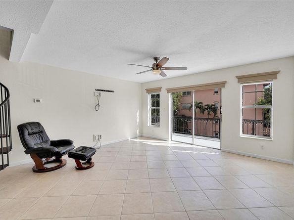 650 Tennis Club Dr 305, Fort Lauderdale FL 33311