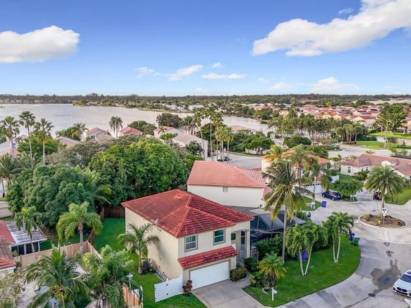 3123 Sunset Lane, Margate FL 33063