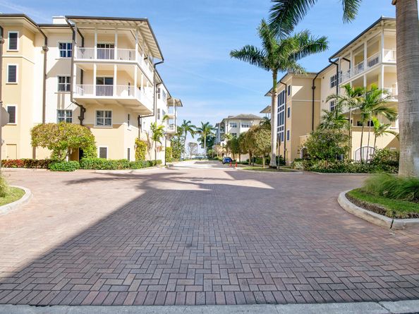 3960 N Flagler Drive 301, West Palm Beach FL 33407