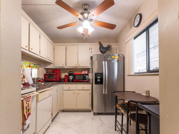 5250 Las Verdes Cir Circle 116, Delray Beach FL 33484