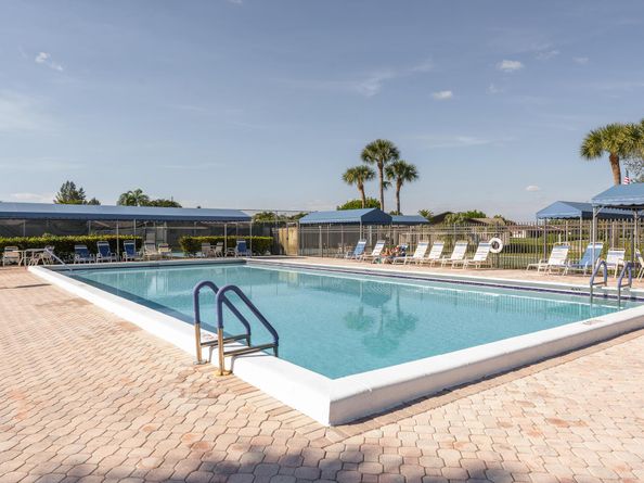 5250 Las Verdes Cir Circle 116, Delray Beach FL 33484