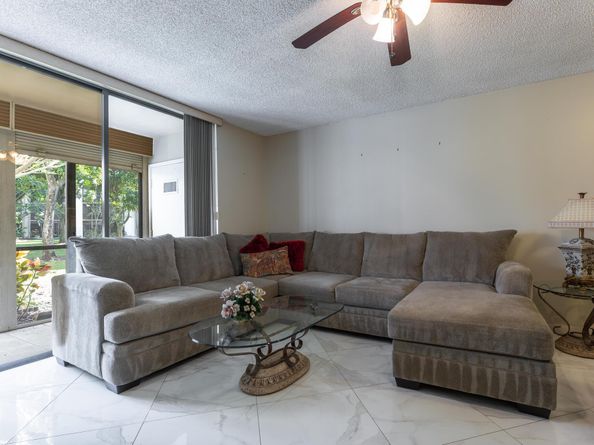 5250 Las Verdes Cir Circle 116, Delray Beach FL 33484