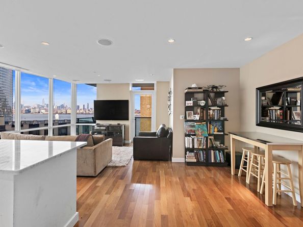 20 Newport Parkway 1108, Jersey City NJ 07310